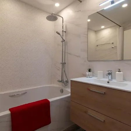 Ulani With Air Conditioning Villa