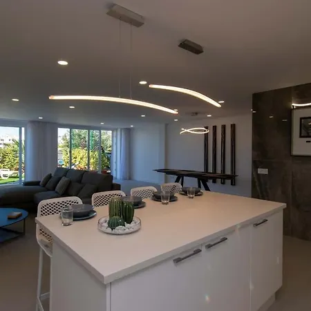 Βίλα Ulani With Air Conditioning *